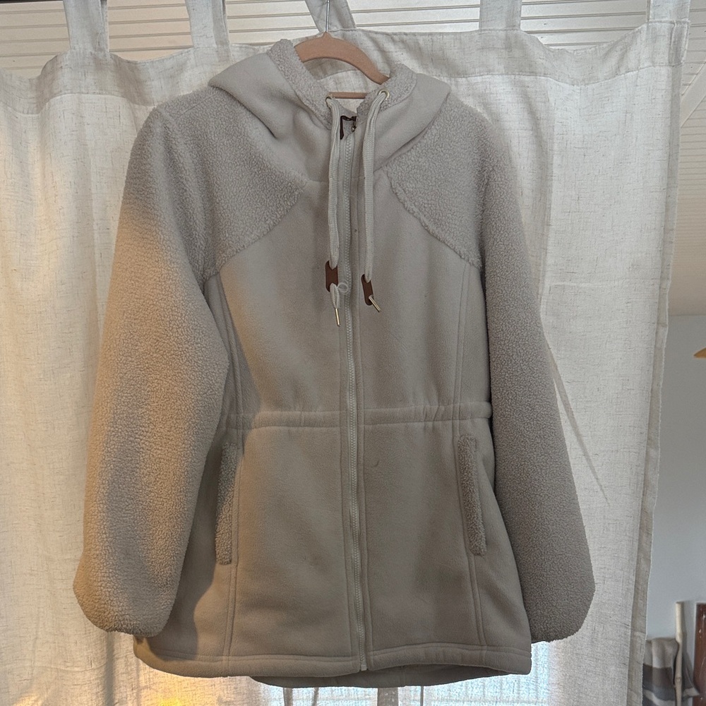 KOOLABURRA by Ugg white/ cream Shacket coat! Worn a few times